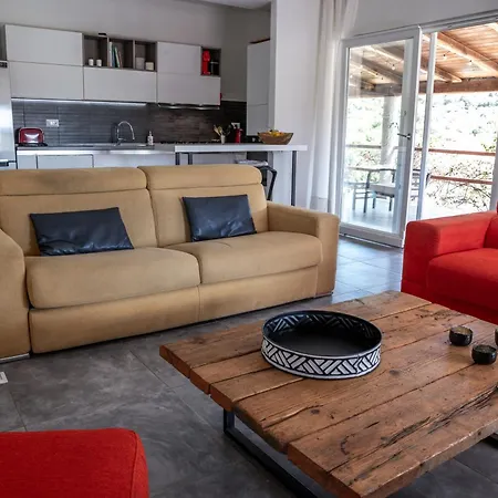 Casa Tara ألغيرو